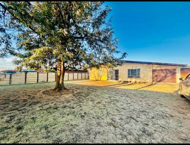 3 BEDROOM HOUSE FOR SALE IN VANDERBIJLPARK CE 2